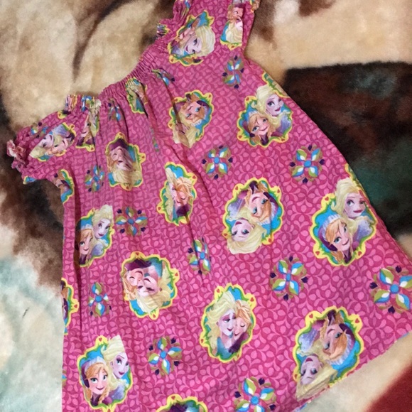 💮Sold💮Adorable handmade Anna and Elsa dress, T - Picture 4 of 8
